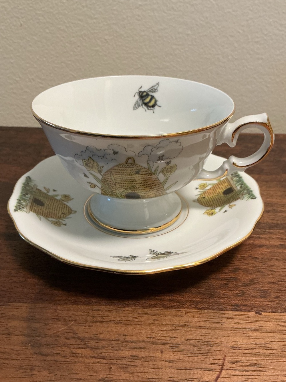 Set of 2 Bumblebee & Beehive Porcelain Teacup and Saucer by Fielder Keepsake